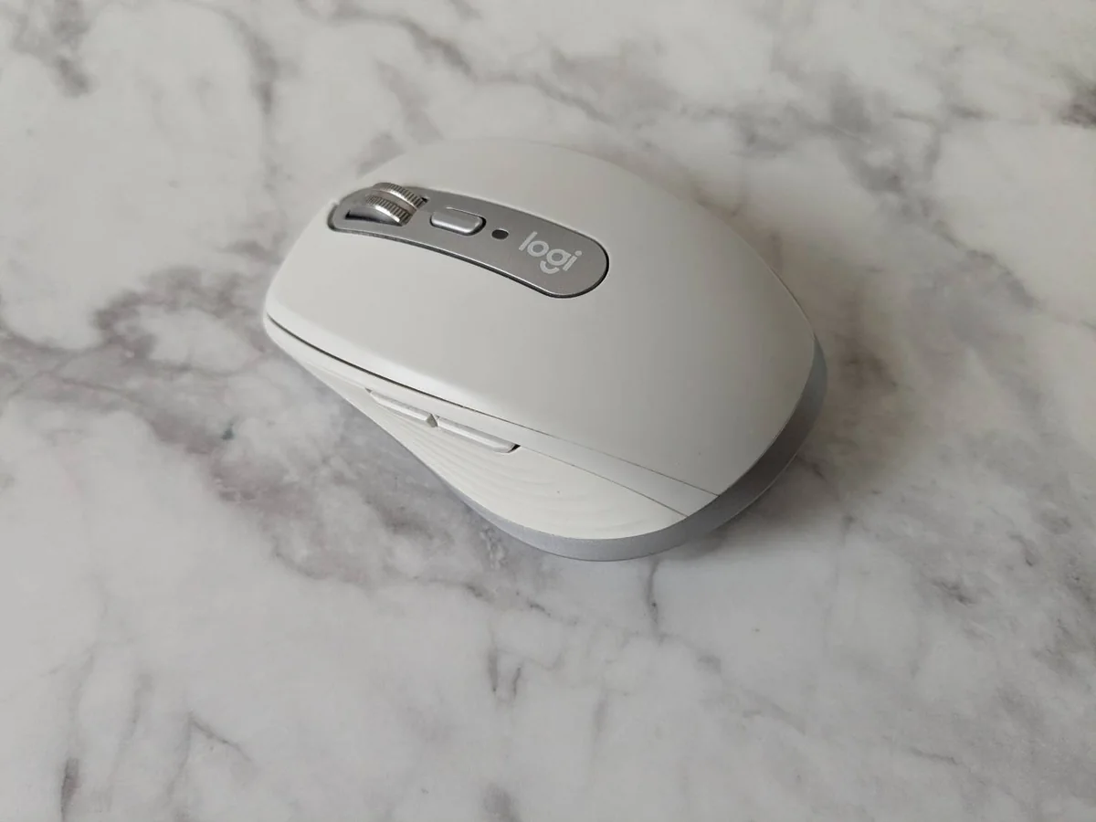 ロジクール MX ANYWHERE 3 for Macの実物
